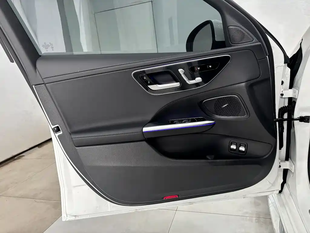 Mercedes-Benz C-Class New Energy 2025 — фото 10