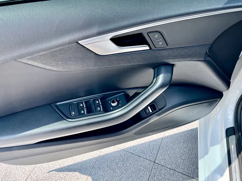 Audi A4L 2019 — фото 6
