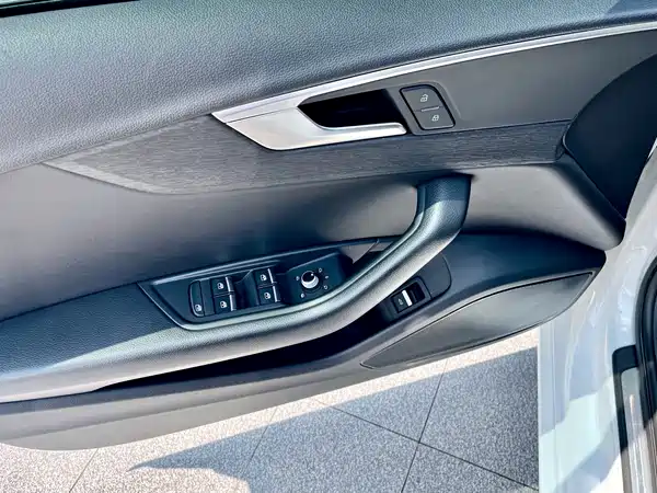 Audi A4L 2019