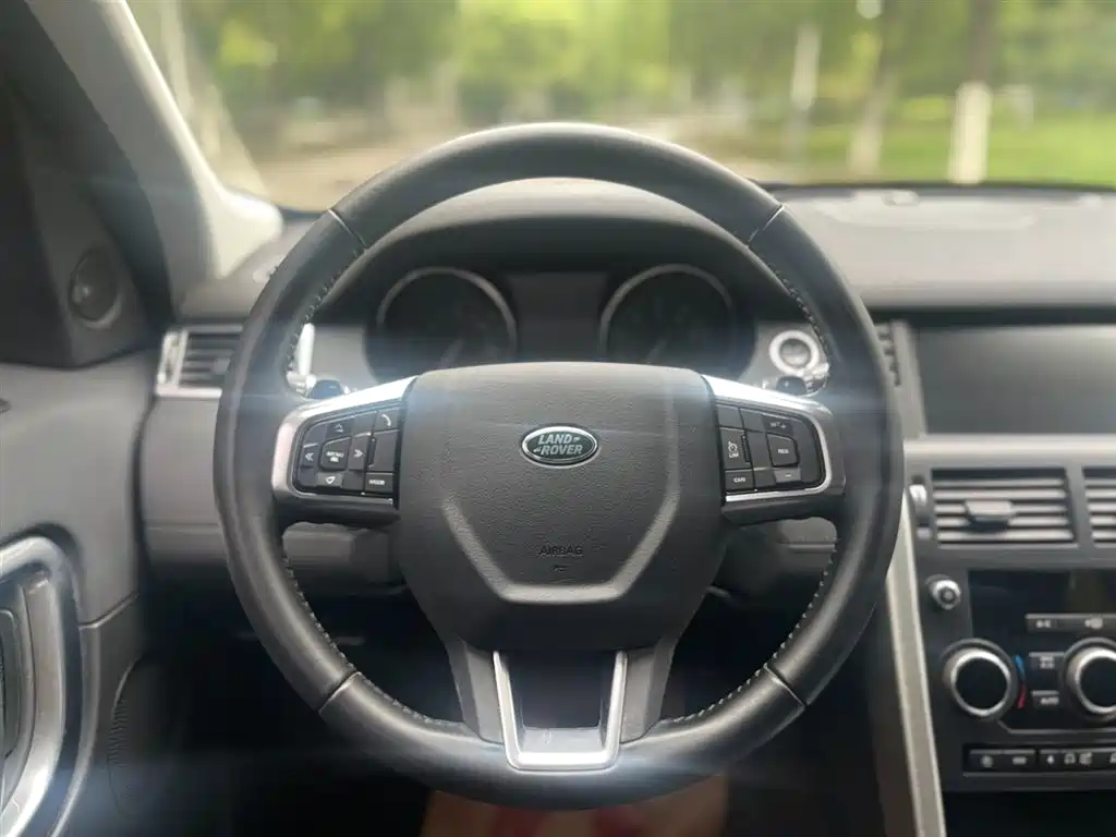 Land Rover Discovery Sport 2018 — фото 17