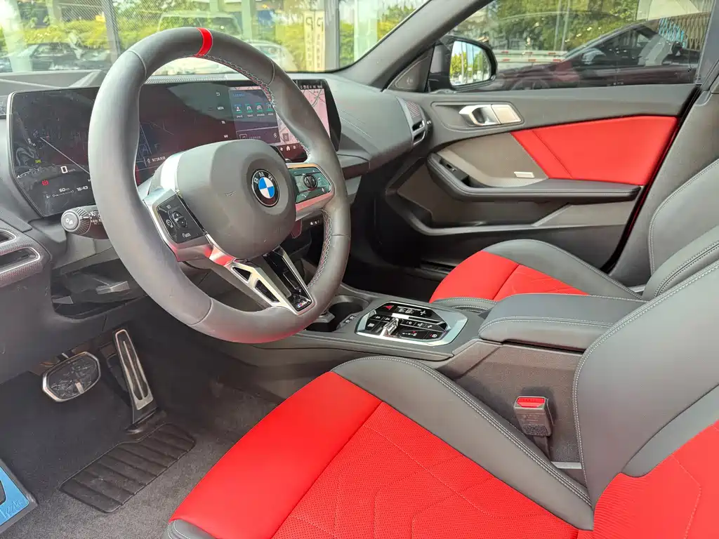 BMW M235L 2025 — фото 16
