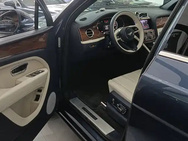 Bentley Bentayga 2024