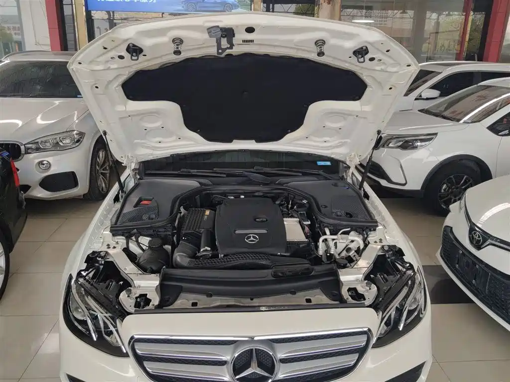 Mercedes-Benz E-Class 2017 — фото 20