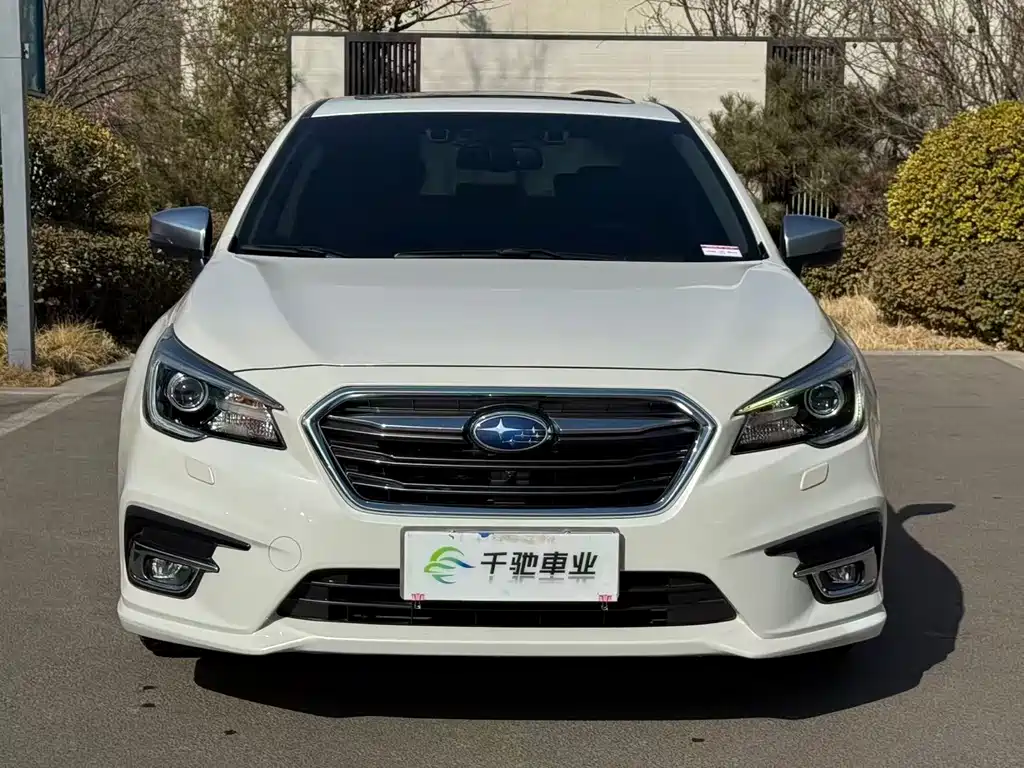 Subaru Legacy 2020 — фото 2