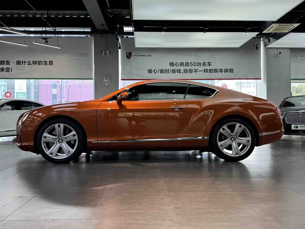 Bentley Continental 2017 — фото 17
