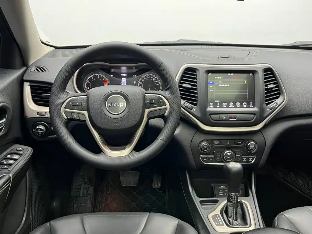 Jeep Cherokee 2017 — фото 19