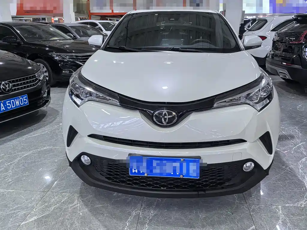 Toyota C-HR 2019 — фото 2
