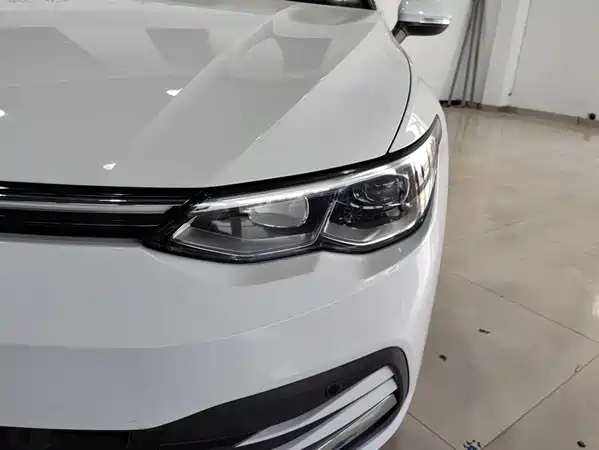 Volkswagen Golf 2022