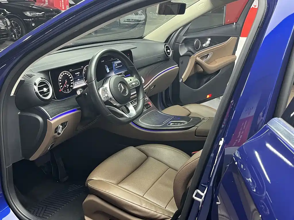 Mercedes-Benz E-Class 2019 — фото 16