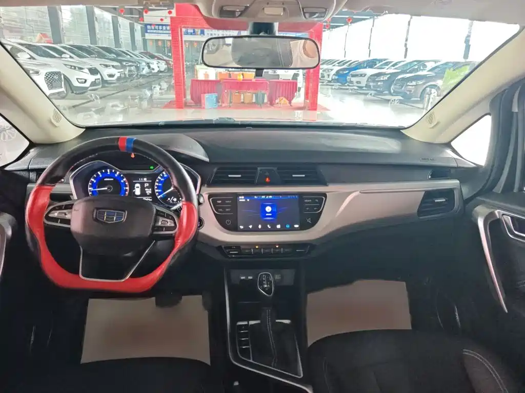 Geely Vision X3 2019 — фото 12