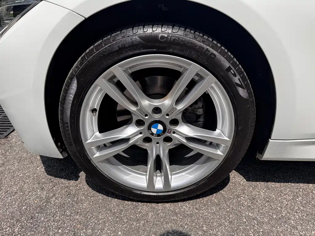 BMW 3 Series 2019 — фото 18