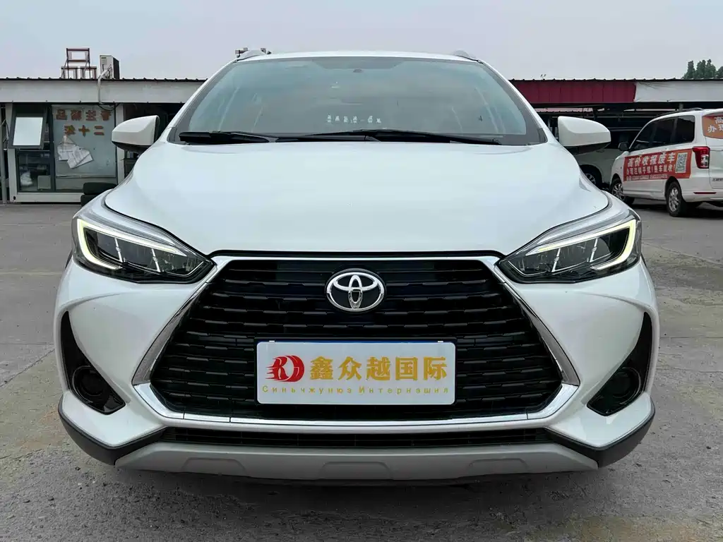 Toyota Yaris L 2022 — фото 3