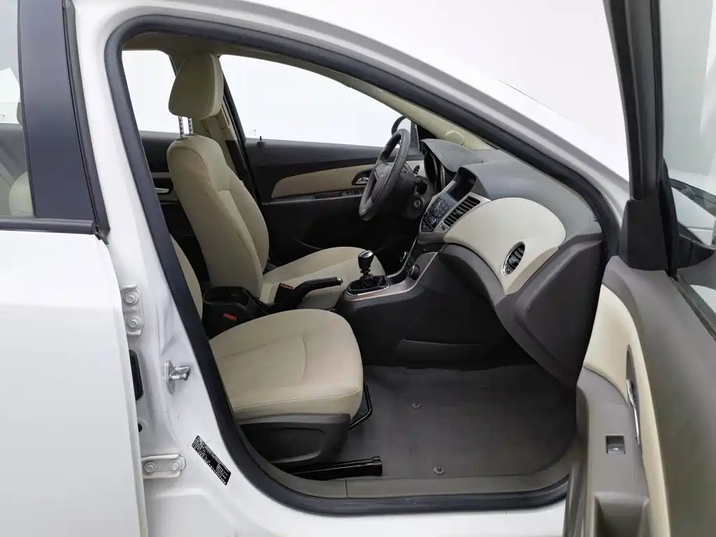 Chevrolet Cruze 2015 — фото 23