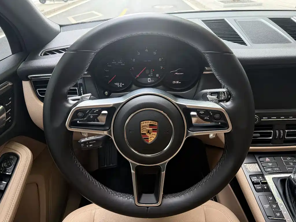 Porsche Macan 2019 — фото 15