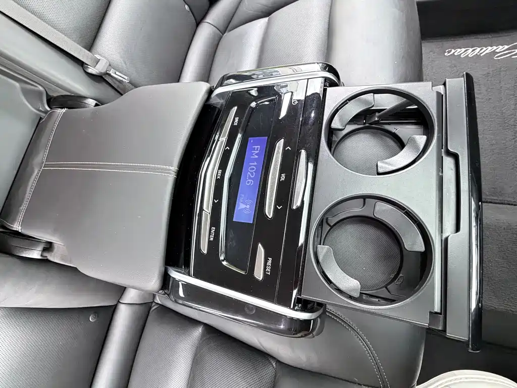 Cadillac XTS 2019 — фото 11