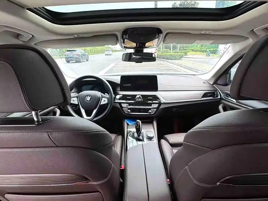 BMW 5 Series 2021