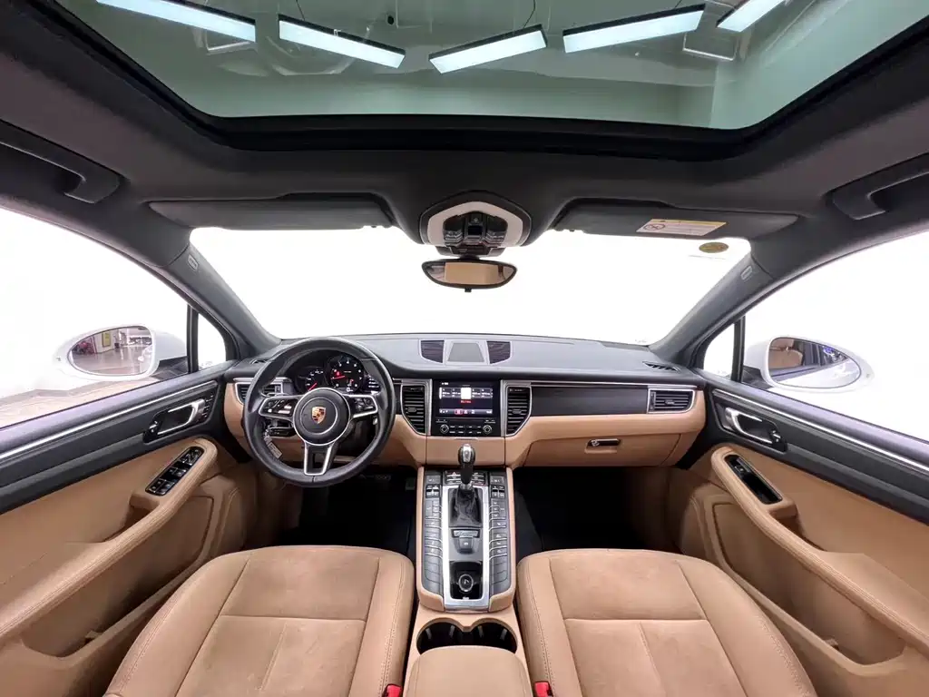 Porsche Macan 2017 — фото 14