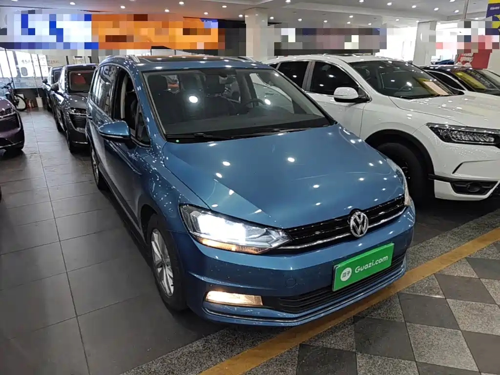 Volkswagen Touran 2017 — фото 4