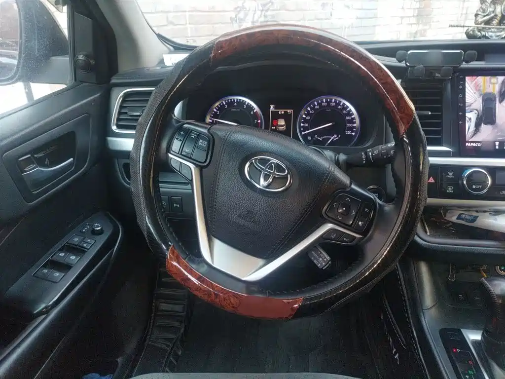 Toyota Highlander 2018 — фото 3