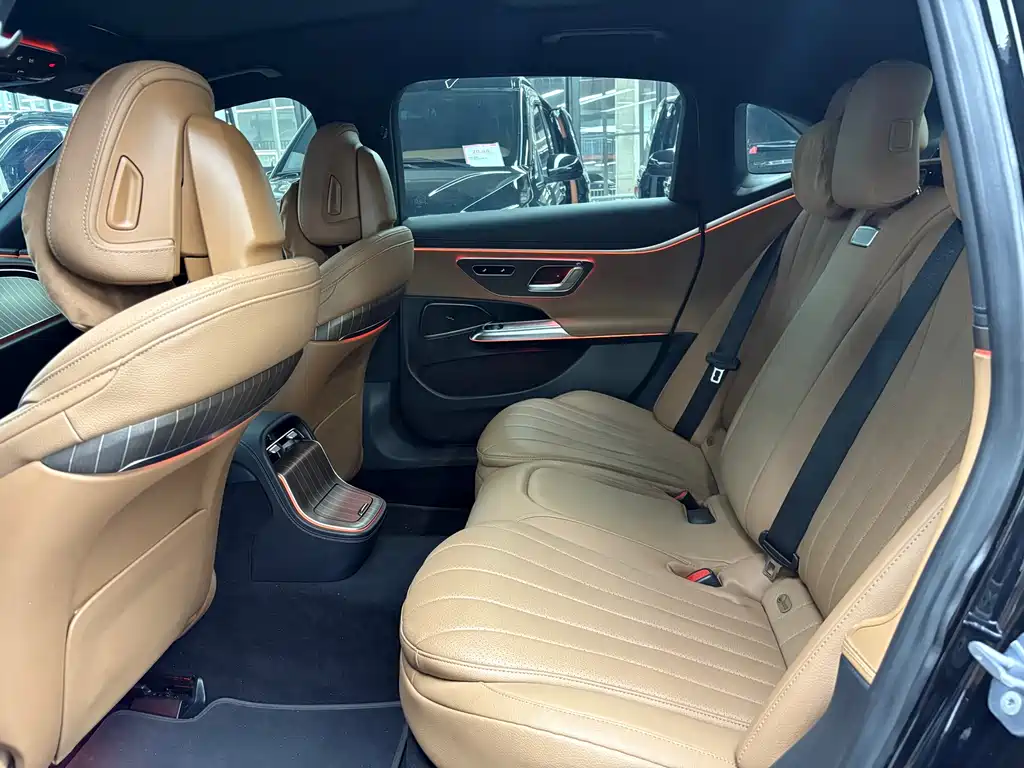 Mercedes-Benz E-Class 2024