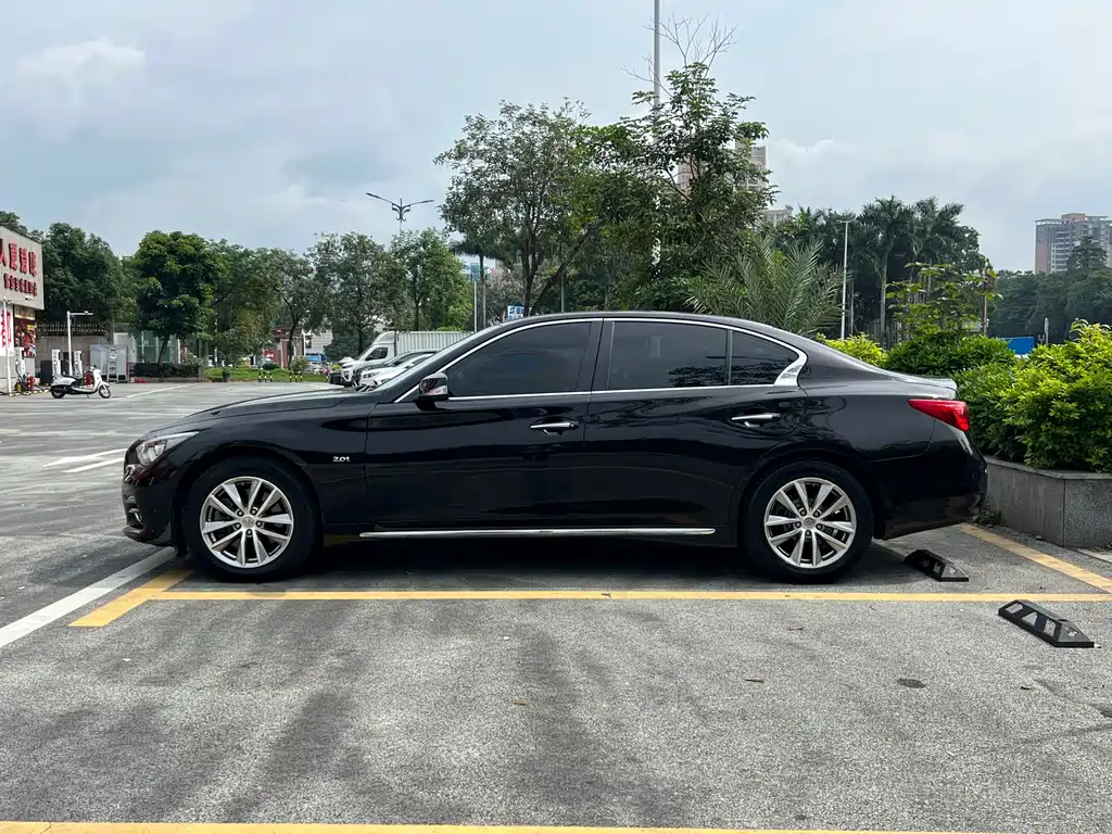 Infiniti Q50L 2015 — фото 4
