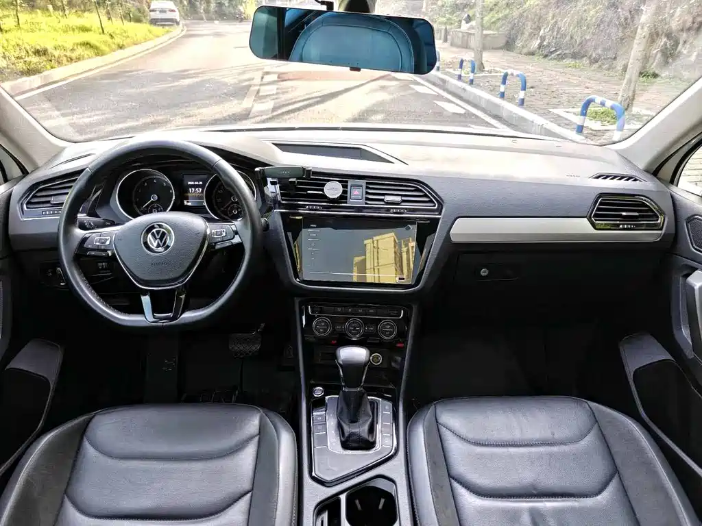 Volkswagen Tiguan L 2021 — фото 14