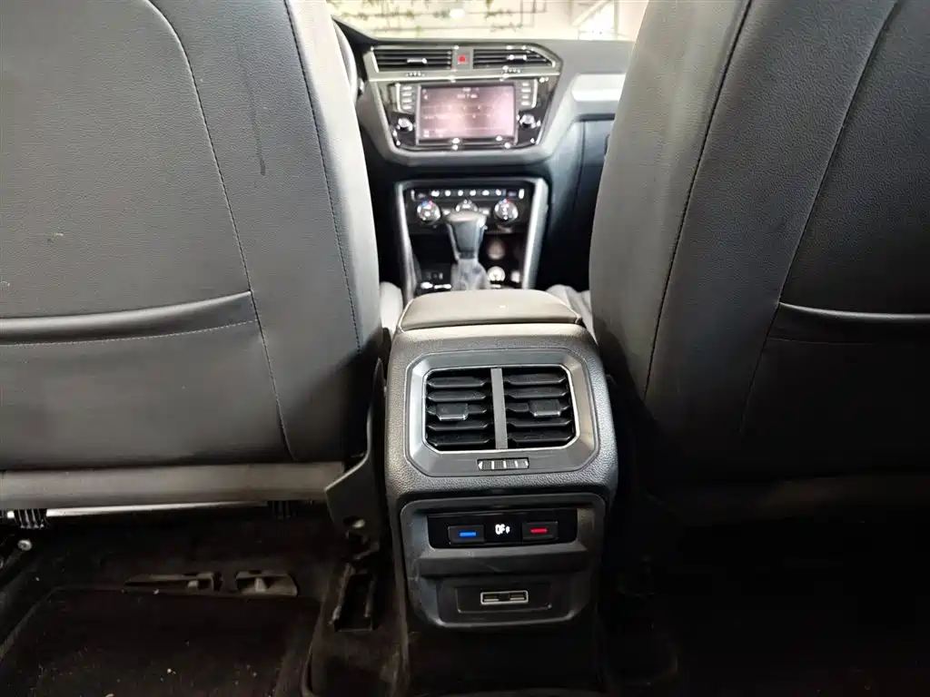 Volkswagen Tiguan L 2017 — фото 24