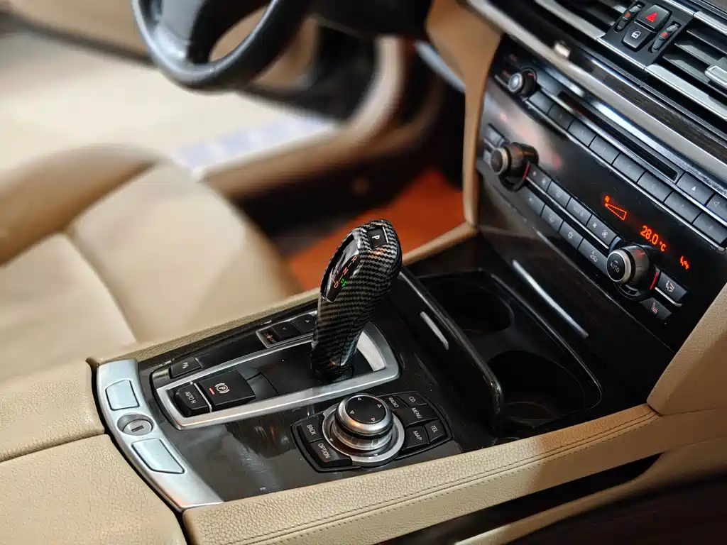 BMW 7 Series 2009 — фото 15