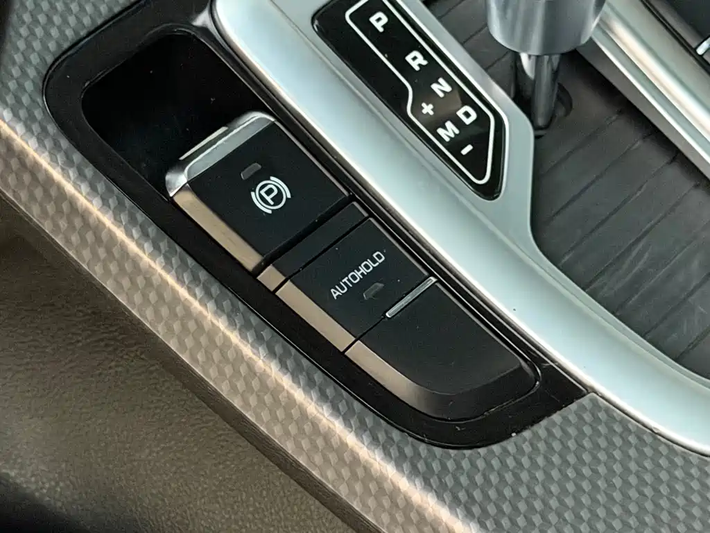 Geely Emgrand GS 2018 — фото 27