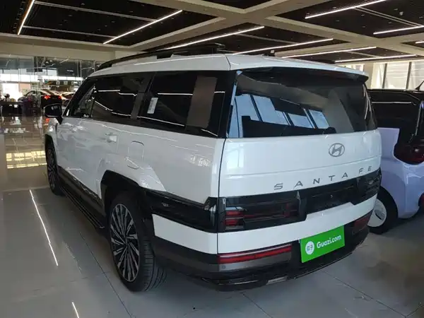 Hyundai Santa Fe 2025