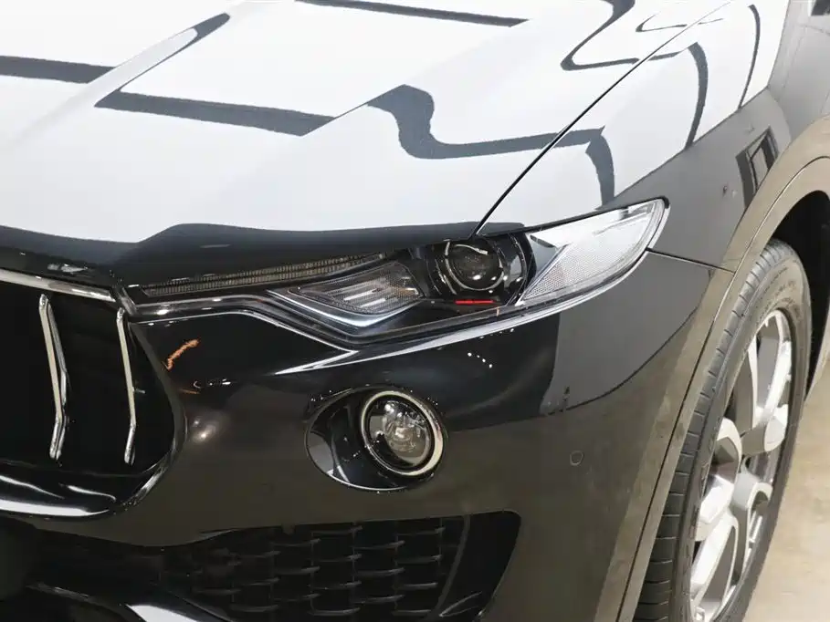 Maserati Levante 2018 — фото 26