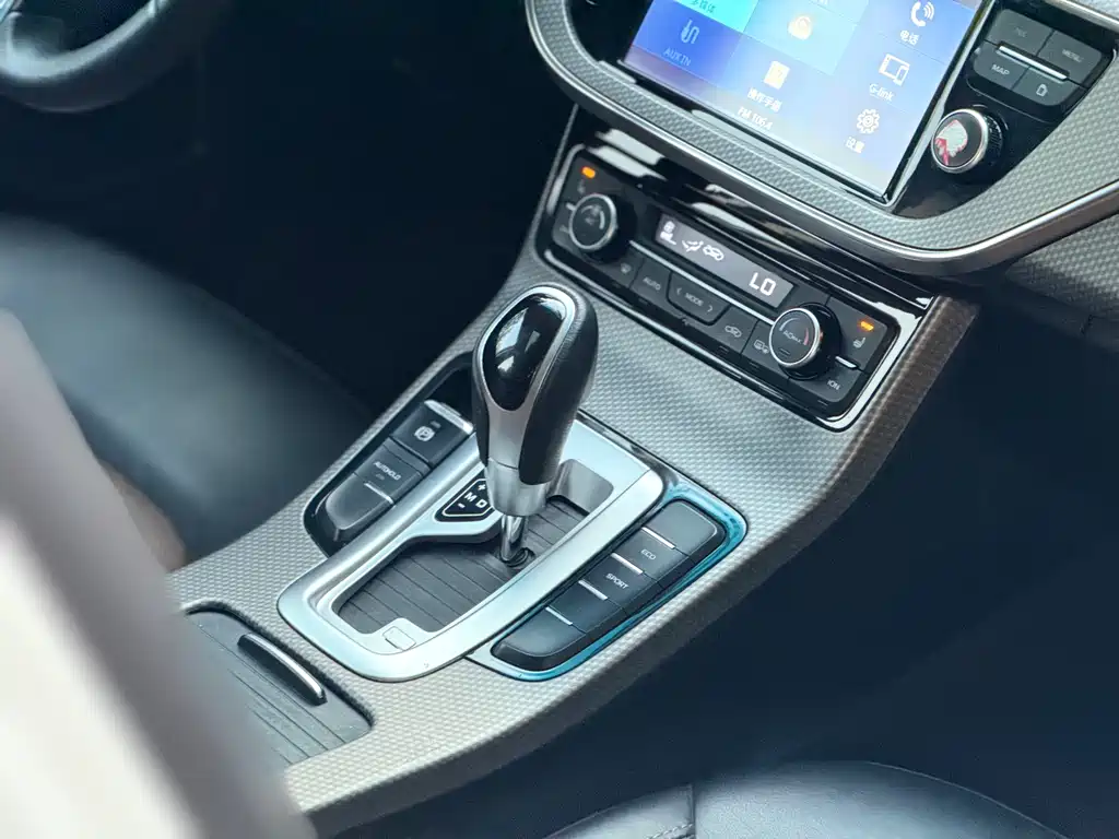 Geely Emgrand GS 2018 — фото 24