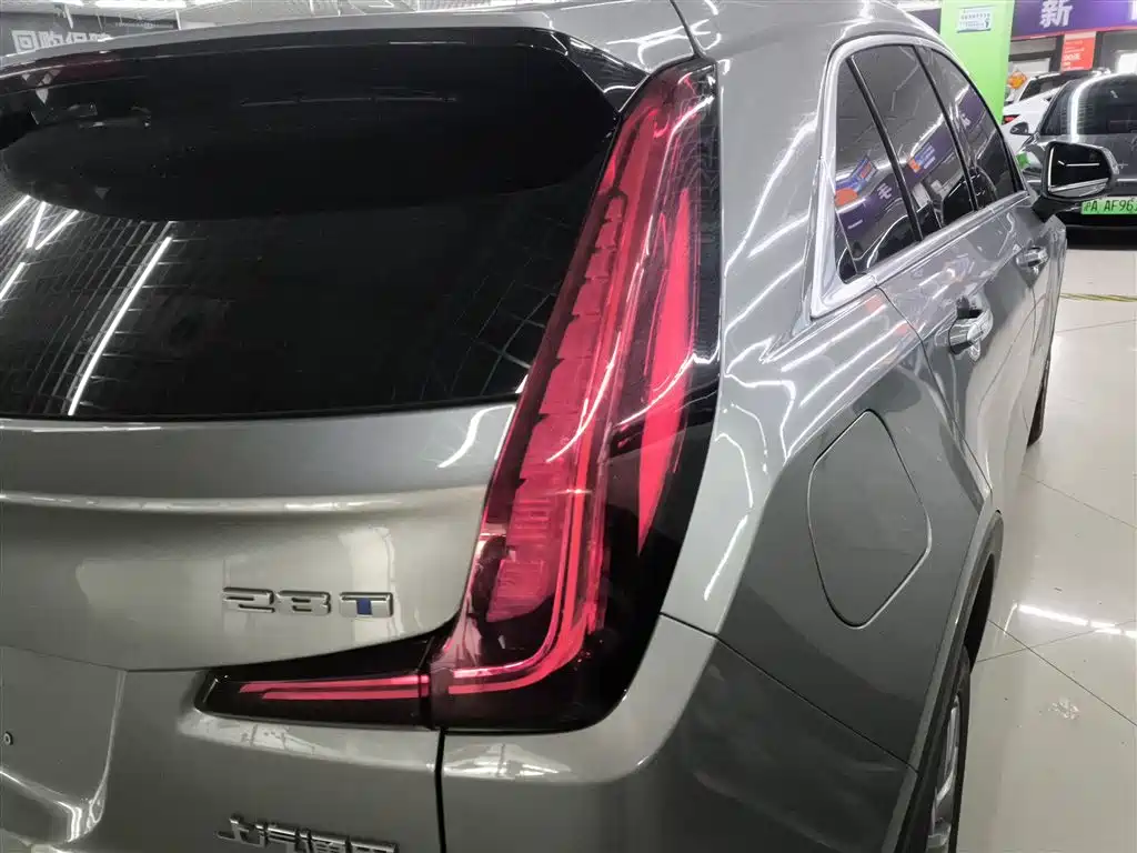 Cadillac XT4 2023 — фото 8