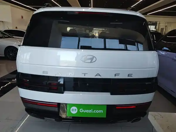 Hyundai Santa Fe 2025