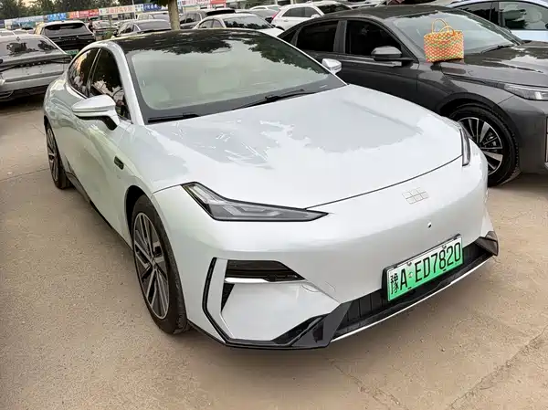Geely Galaxy E8 2024