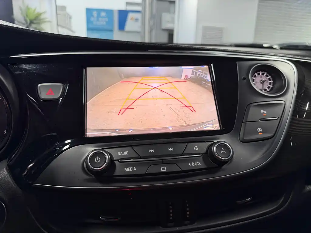 Buick Envision Plus 2020 — фото 15