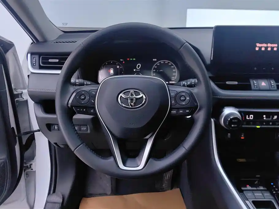 Toyota RAV4 2025 — фото 15
