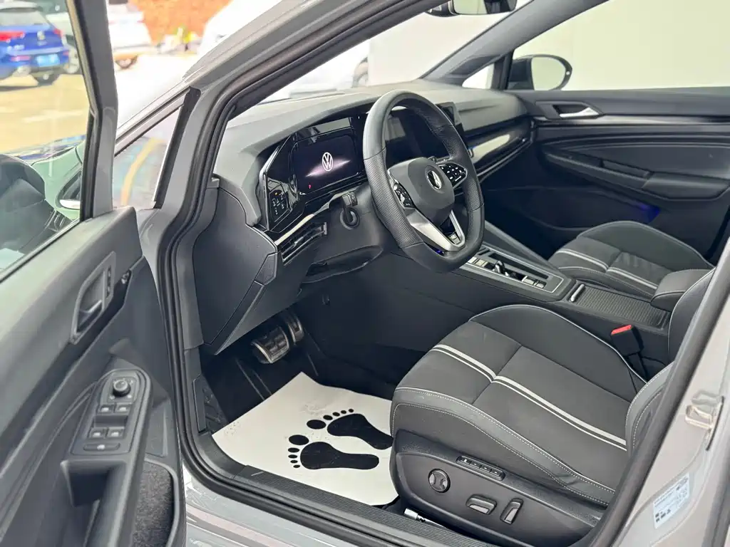 Volkswagen Golf 2023
