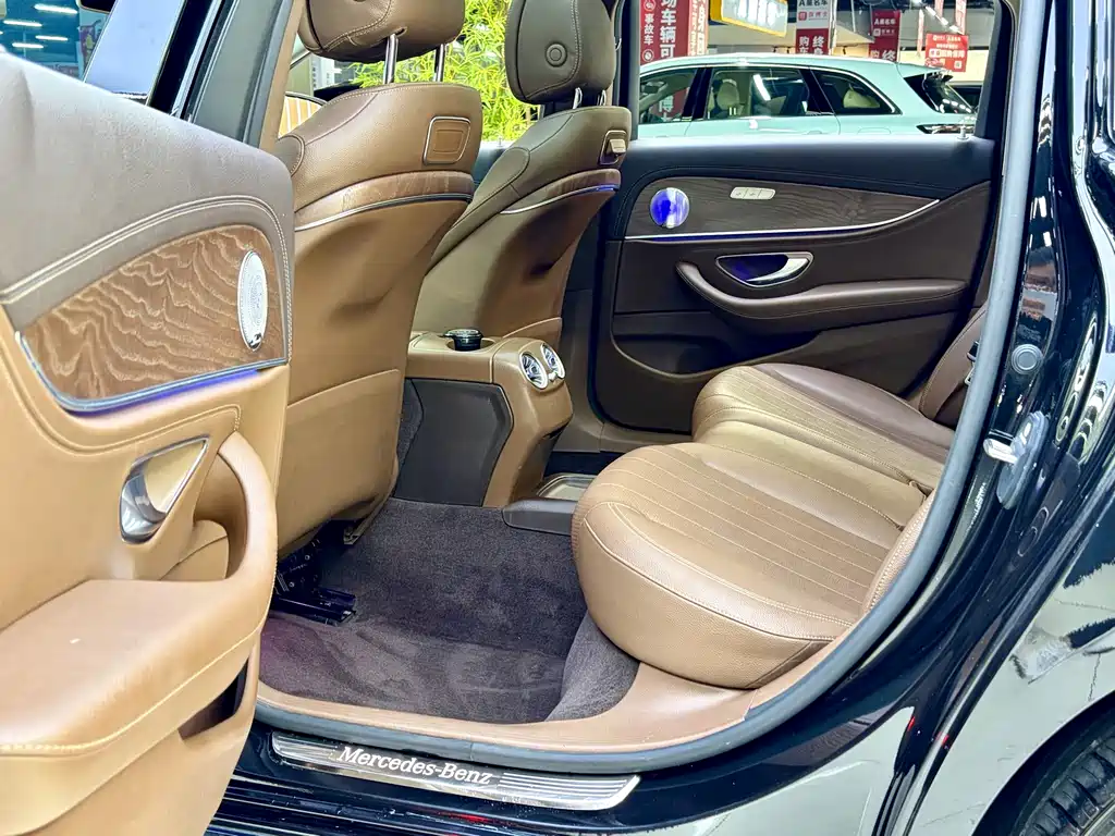 Mercedes-Benz E-Class 2020 — фото 10