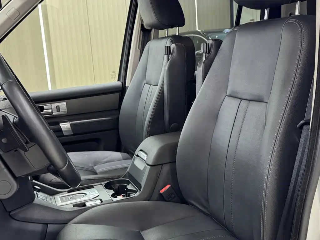 Land Rover Discovery 2019 — фото 11
