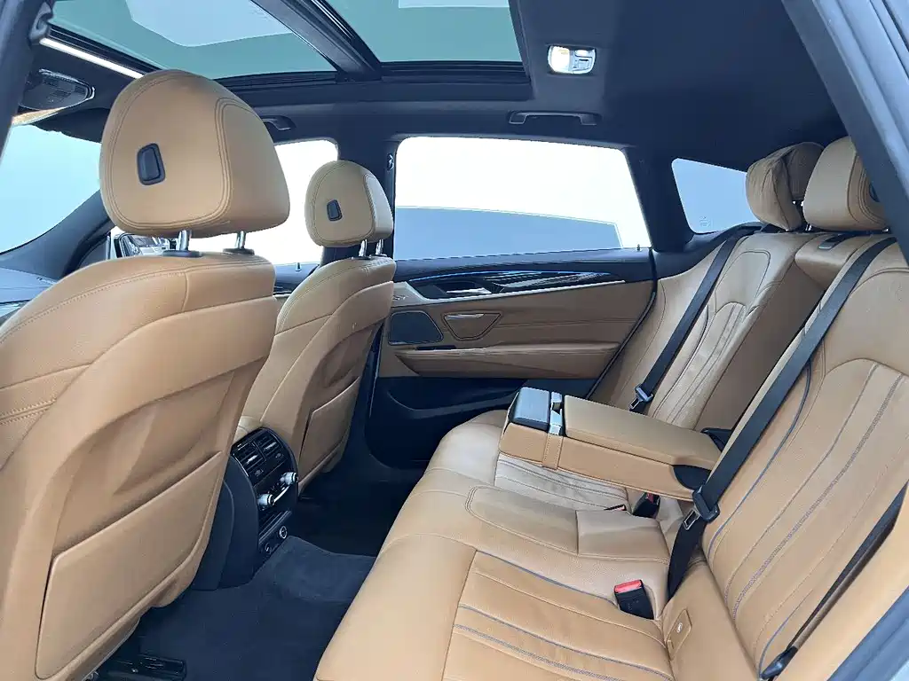 BMW 6 Series GT 2018 — фото 18
