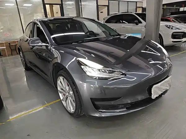 Tesla Model 3 2020