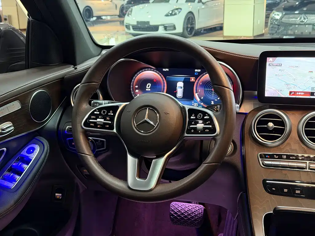 Mercedes-Benz GLC 2021 — фото 12