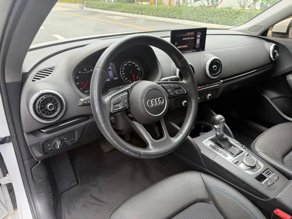 Audi A3 2018 — фото 11