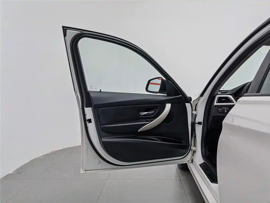 BMW 3 Series 2015 — фото 8