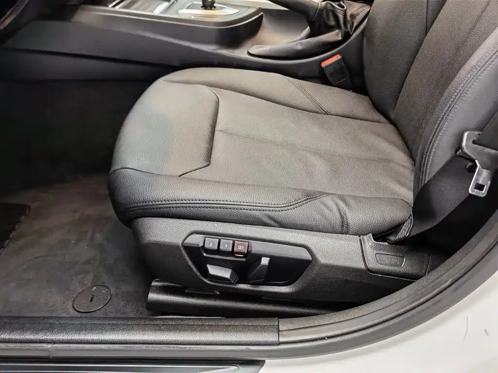 BMW 3 Series 2015 — фото 20