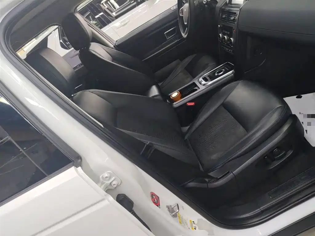 Land Rover Discovery Sport 2018 — фото 25
