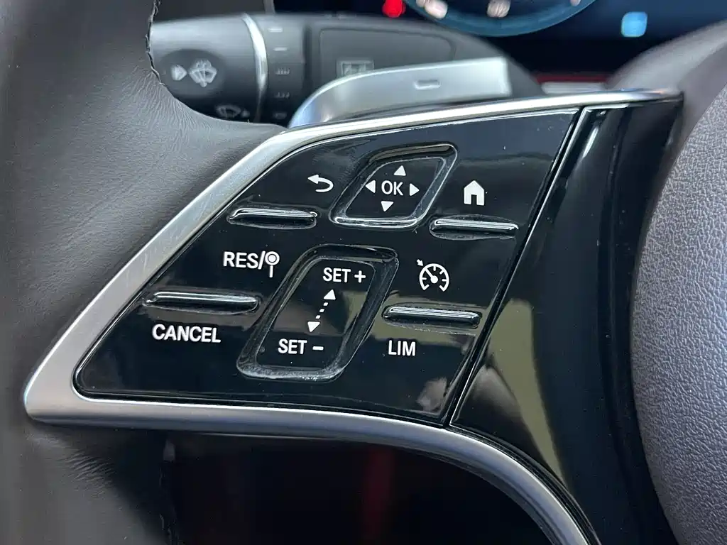 Mercedes-Benz E-Class 2023 — фото 7