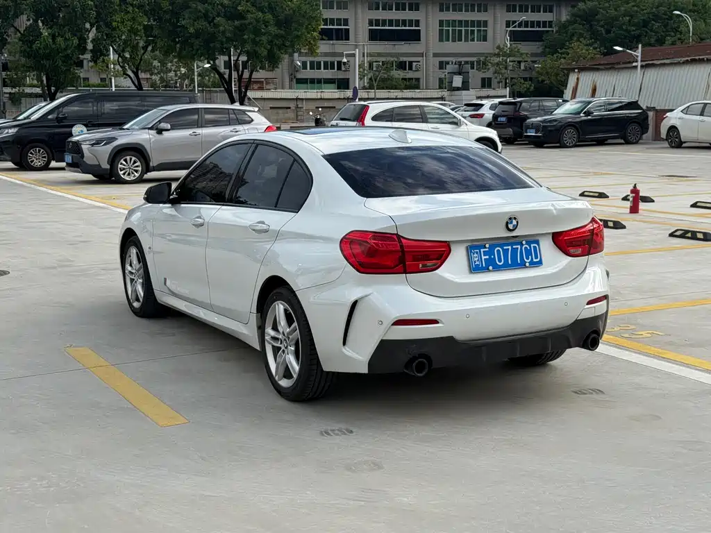 BMW 1 Series 2021