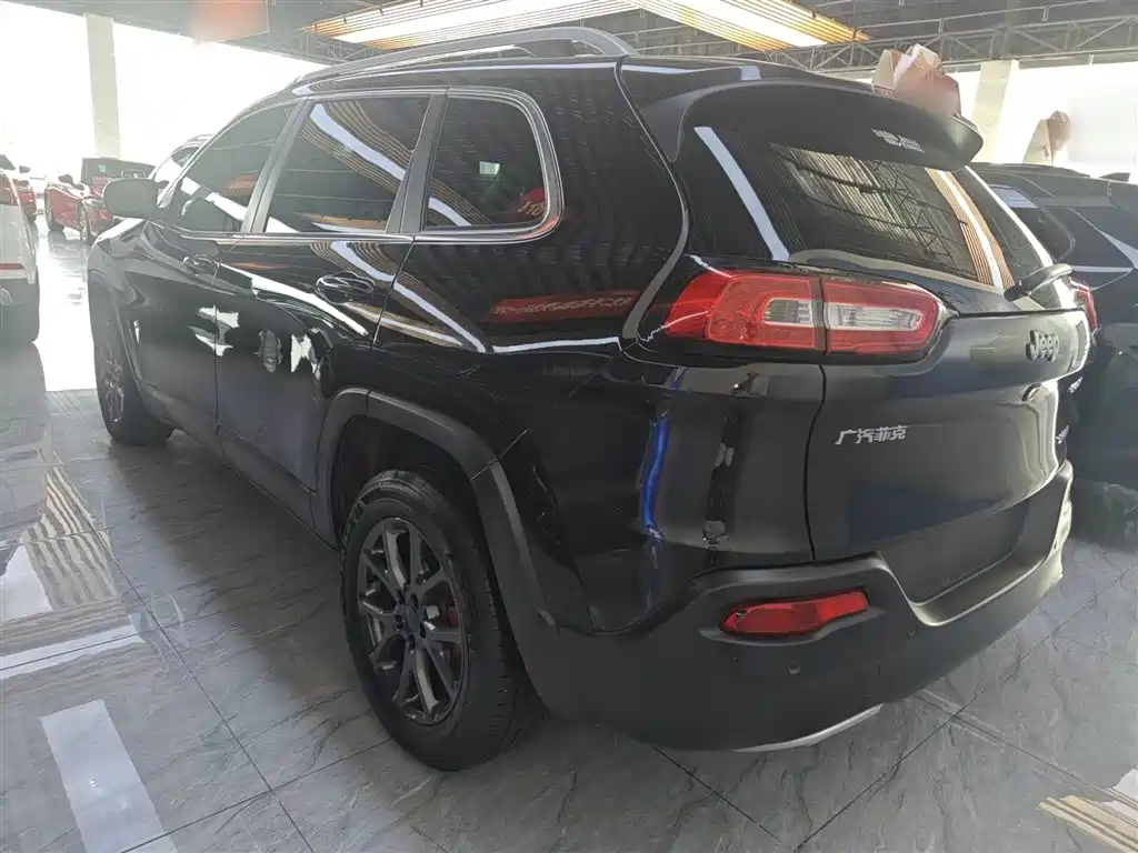 Jeep Cherokee 2020 — фото 23